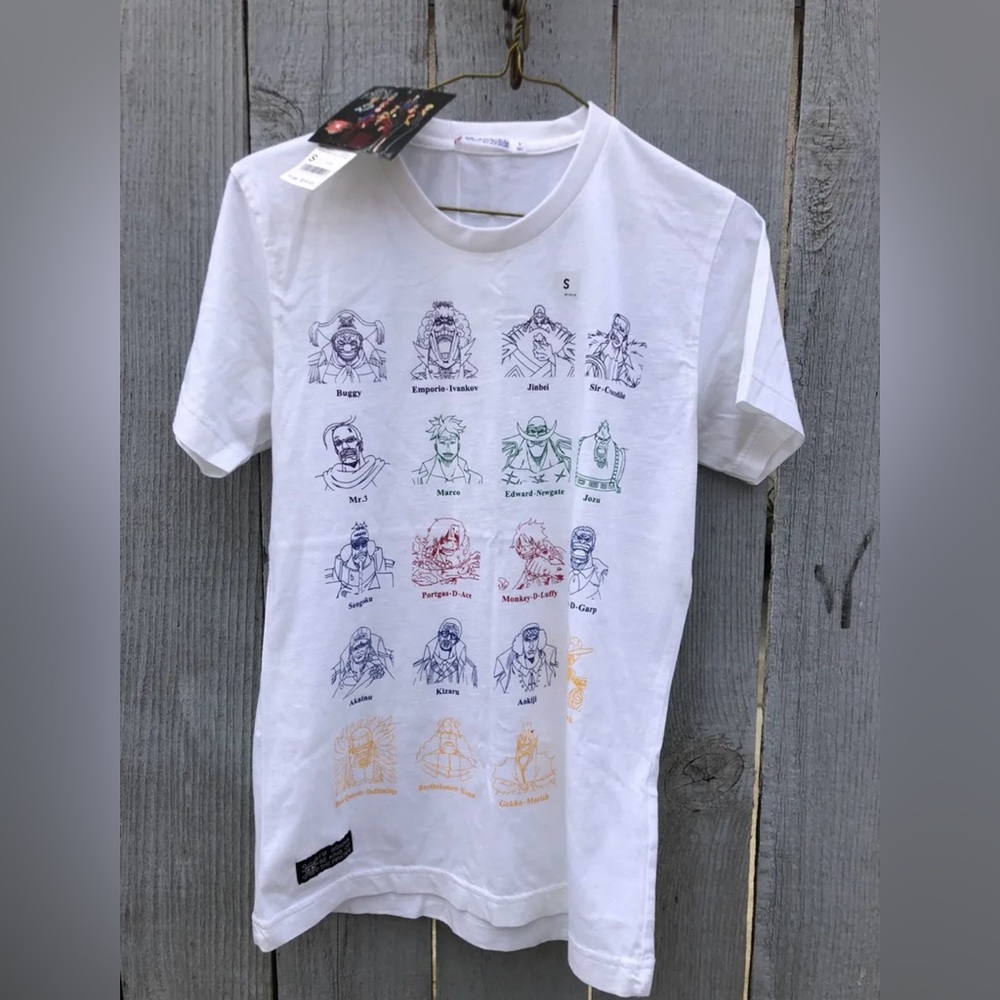 Japan Release *rare* 2012 VTG older Uniqlo x One piece shirt